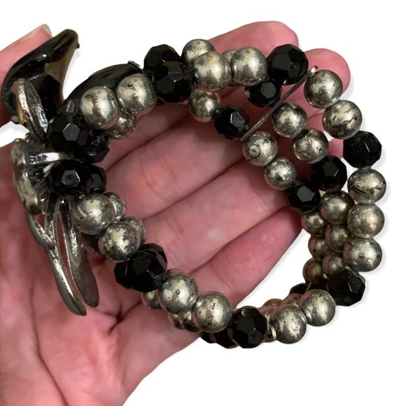 OSFA: Black & Silver Beaded Stretch Bracelet with Large Flower & Heart - Picture 3 of 11